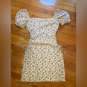 endless blu - floral mini ditsy dress with adjustable side cutouts, nwot euc